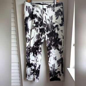 Banana Republic Stylish Black and White Leaf Pattern Pants Size 12